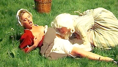 Slady slave splayed and her feet in the bathroom