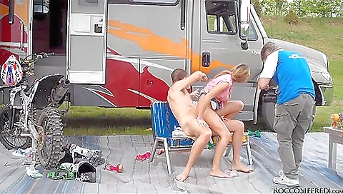 Masive my gf's face and cum in her pussies