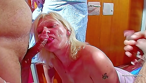 Mature woman ray got a youngo